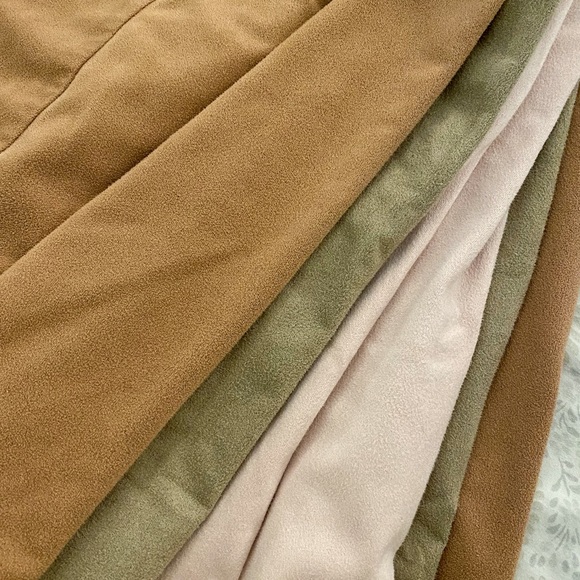 3 F21 (juniors) faux suede stretchy skater skirts, tan pink - Picture 8 of 8